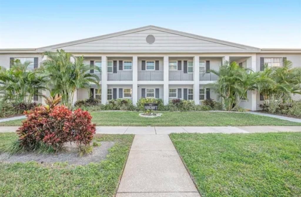 Dover Foxcroft Condos