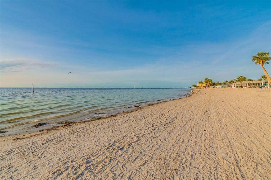 For Sale: $679,000 (4 beds, 2 baths, 2137 Square Feet)