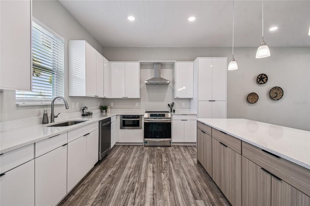 For Sale: $679,000 (4 beds, 2 baths, 2137 Square Feet)