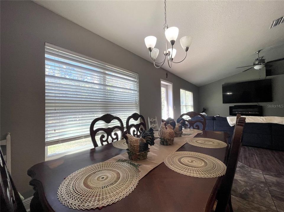 For Sale: $384,900 (4 beds, 2 baths, 1762 Square Feet)