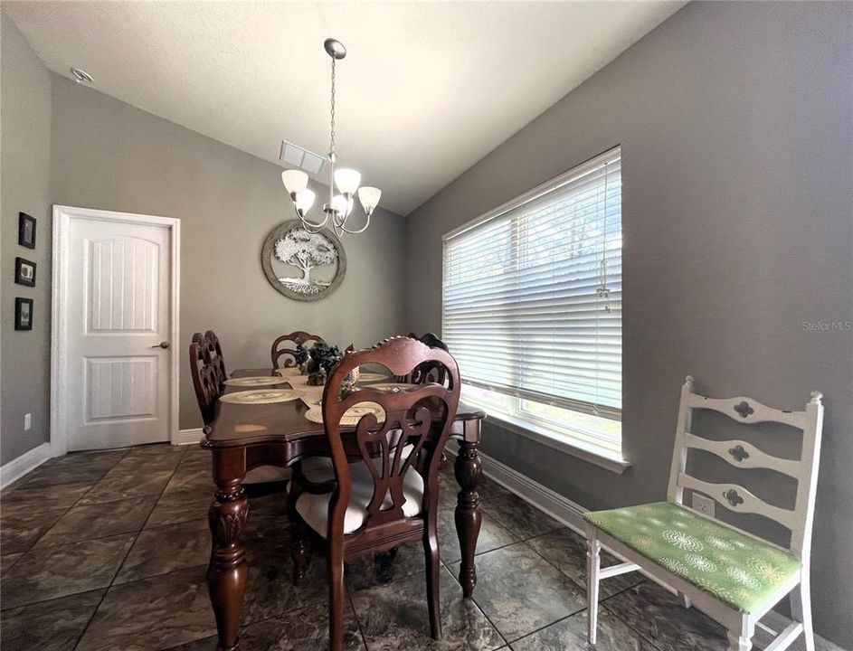 For Sale: $384,900 (4 beds, 2 baths, 1762 Square Feet)