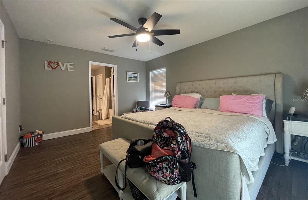For Sale: $384,900 (4 beds, 2 baths, 1762 Square Feet)