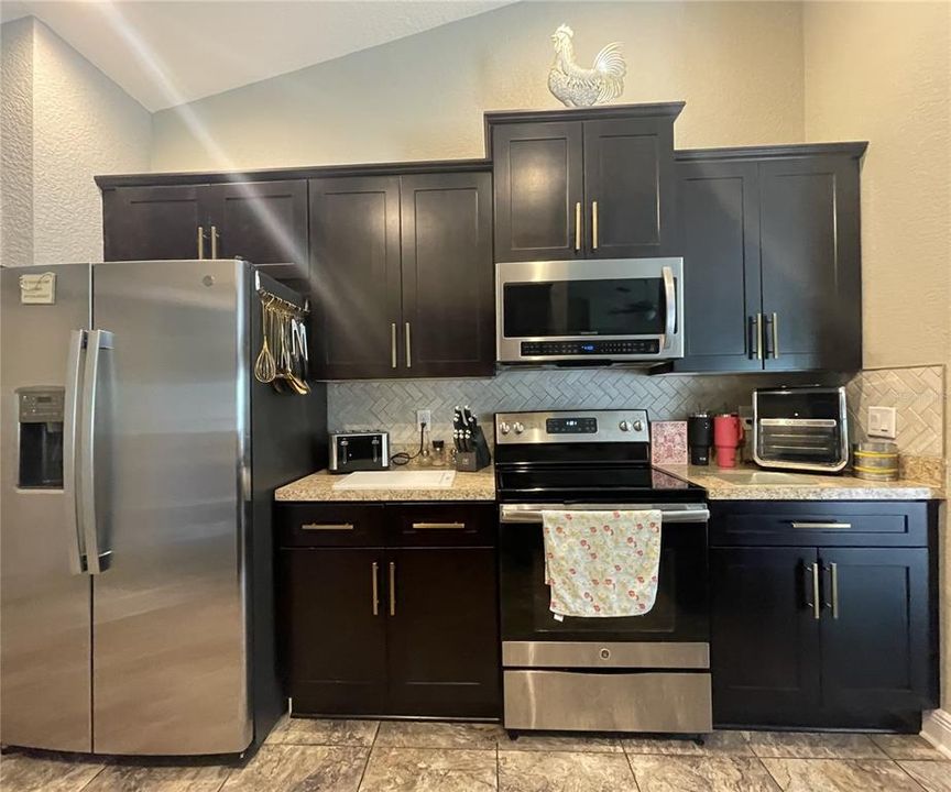 For Sale: $384,900 (4 beds, 2 baths, 1762 Square Feet)