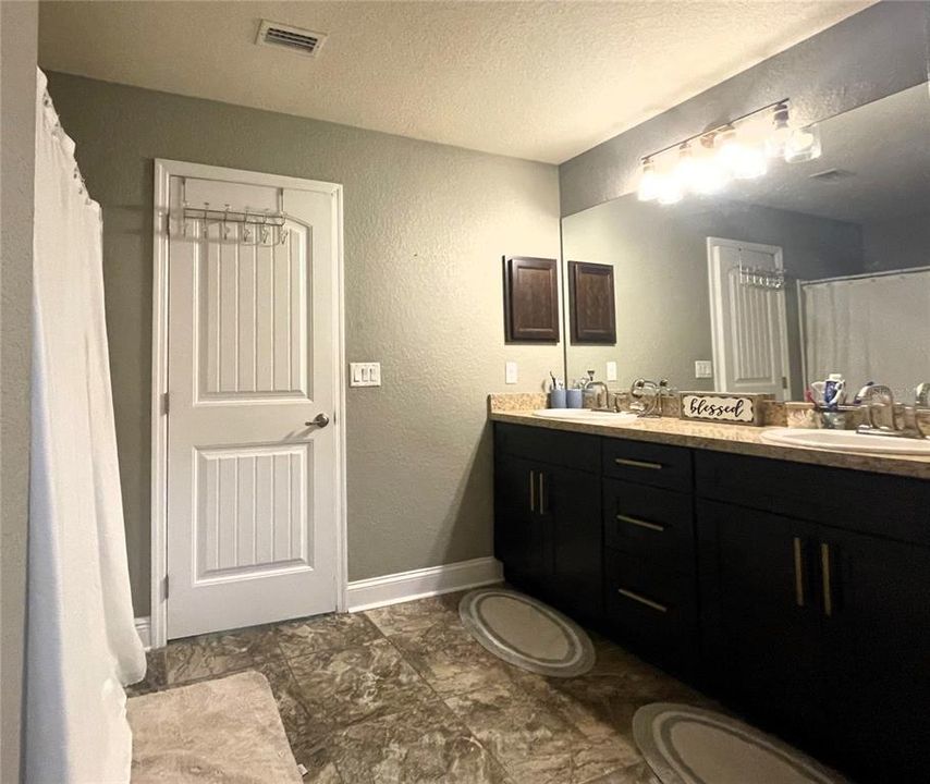 For Sale: $384,900 (4 beds, 2 baths, 1762 Square Feet)