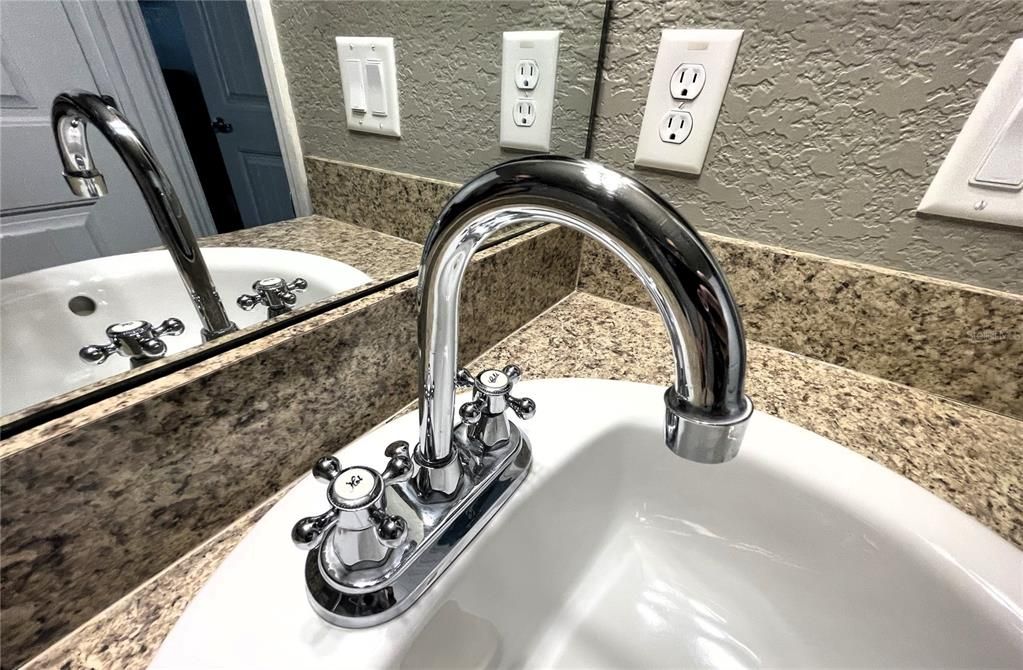 For Sale: $384,900 (4 beds, 2 baths, 1762 Square Feet)