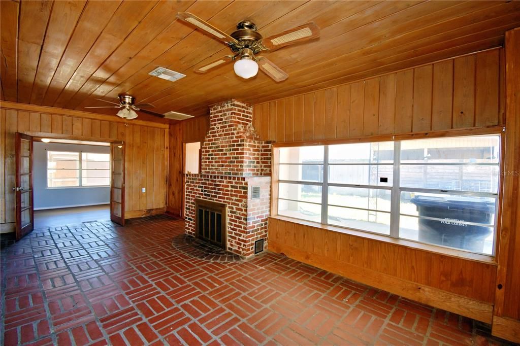 待售: $237,400 (3 贝兹, 1 浴室, 1509 平方英尺)