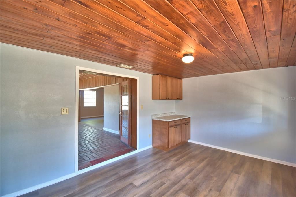 待售: $237,400 (3 贝兹, 1 浴室, 1509 平方英尺)