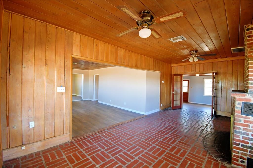 待售: $237,400 (3 贝兹, 1 浴室, 1509 平方英尺)