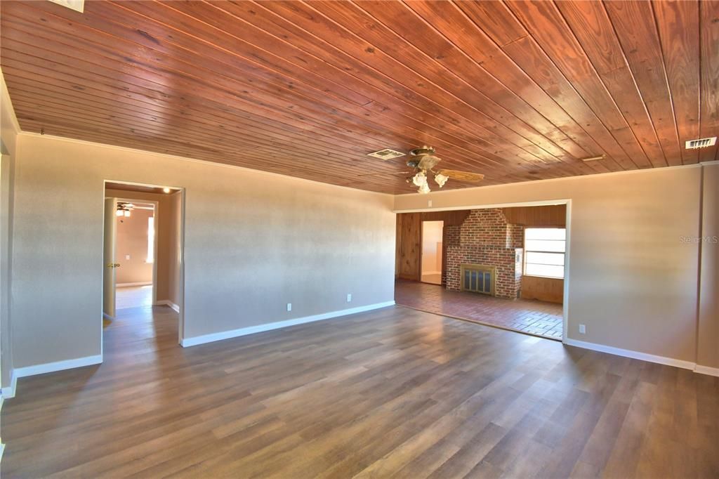 待售: $237,400 (3 贝兹, 1 浴室, 1509 平方英尺)