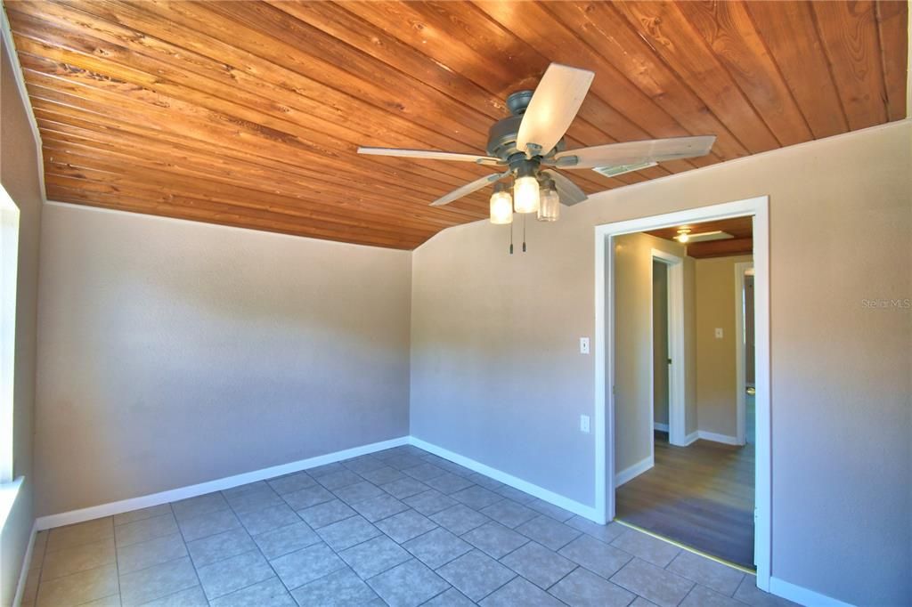 待售: $237,400 (3 贝兹, 1 浴室, 1509 平方英尺)