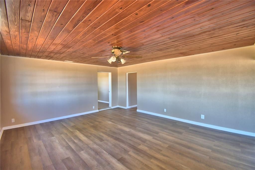 待售: $237,400 (3 贝兹, 1 浴室, 1509 平方英尺)