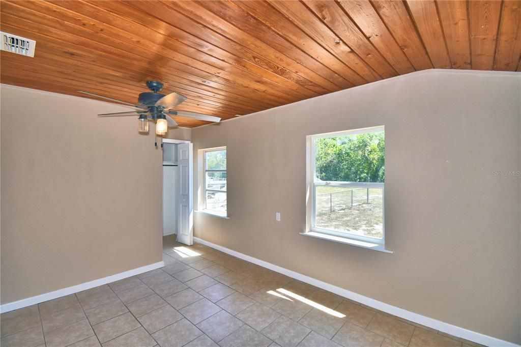 待售: $237,400 (3 贝兹, 1 浴室, 1509 平方英尺)