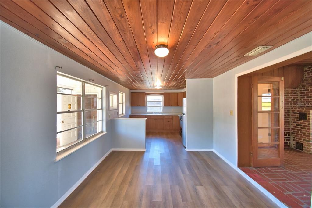 待售: $237,400 (3 贝兹, 1 浴室, 1509 平方英尺)