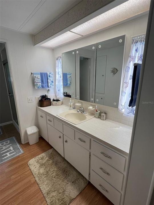 For Sale: $148,500 (2 beds, 2 baths, 1248 Square Feet)