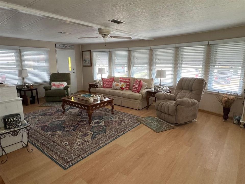 For Sale: $148,500 (2 beds, 2 baths, 1248 Square Feet)