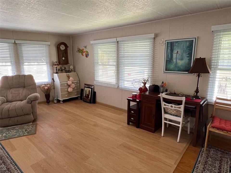 For Sale: $148,500 (2 beds, 2 baths, 1248 Square Feet)