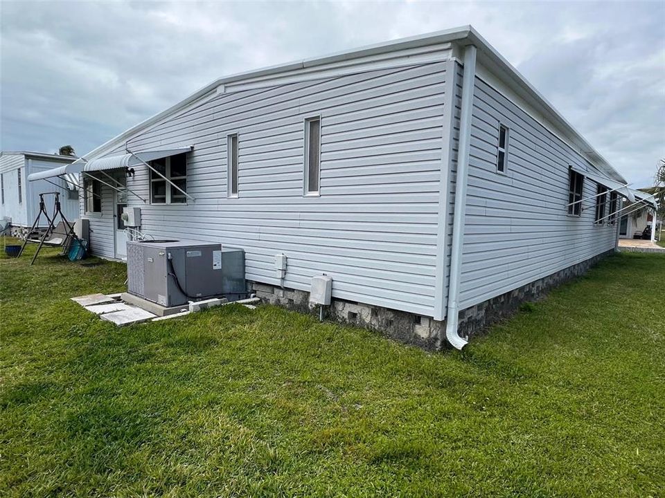 For Sale: $148,500 (2 beds, 2 baths, 1248 Square Feet)