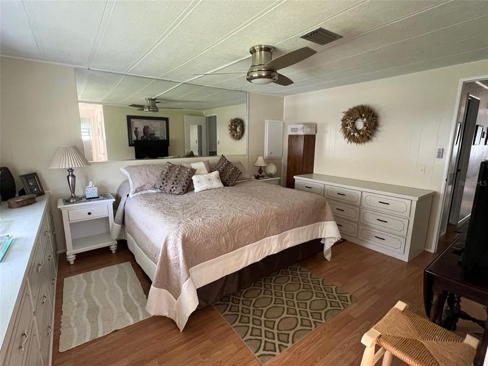 For Sale: $148,500 (2 beds, 2 baths, 1248 Square Feet)