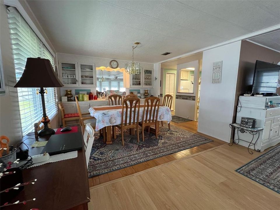 For Sale: $148,500 (2 beds, 2 baths, 1248 Square Feet)