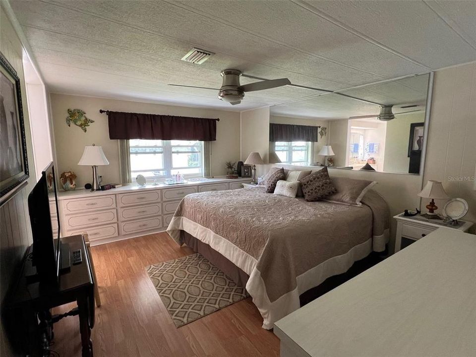 For Sale: $148,500 (2 beds, 2 baths, 1248 Square Feet)