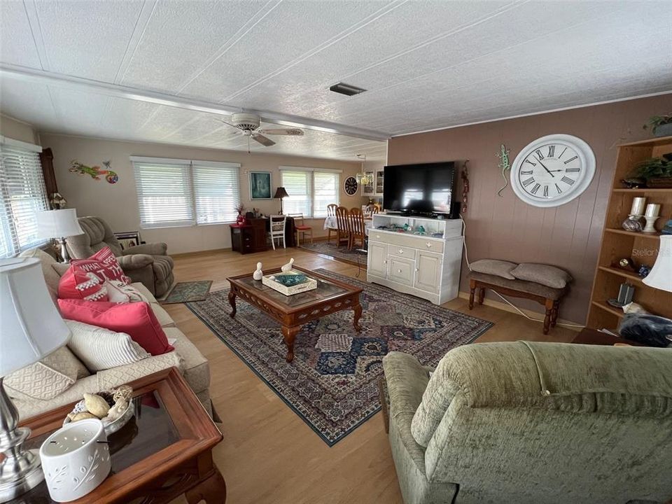 For Sale: $148,500 (2 beds, 2 baths, 1248 Square Feet)