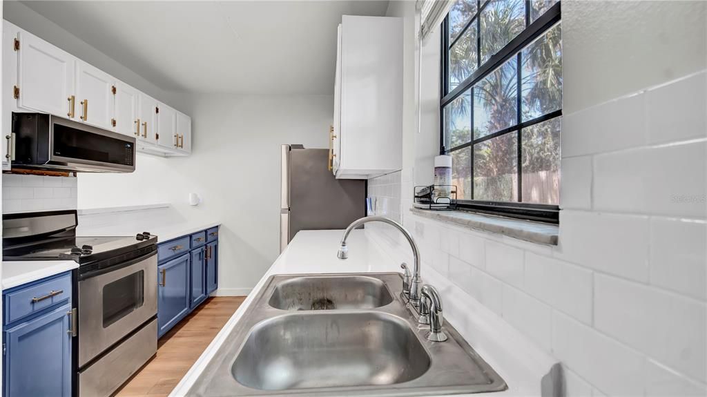 For Rent: $2,150 (3 beds, 2 baths, 1159 Square Feet)