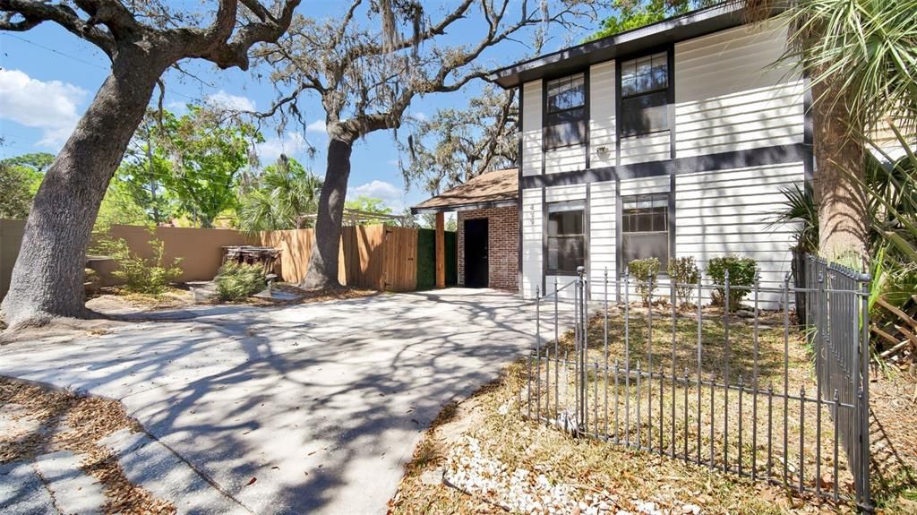 For Rent: $2,150 (3 beds, 2 baths, 1159 Square Feet)