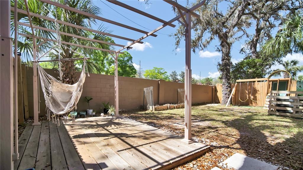 For Rent: $2,150 (3 beds, 2 baths, 1159 Square Feet)