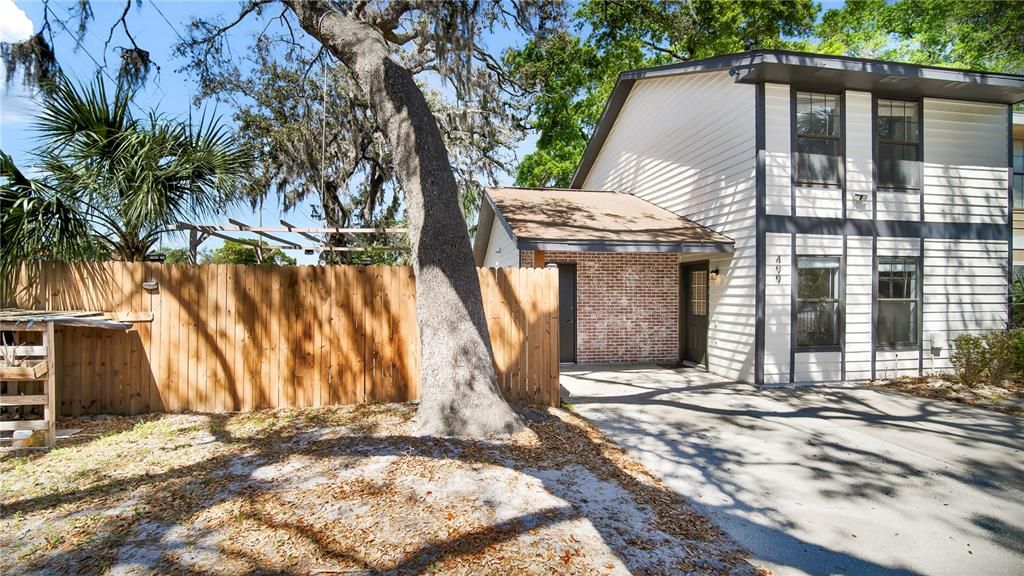 For Rent: $2,150 (3 beds, 2 baths, 1159 Square Feet)