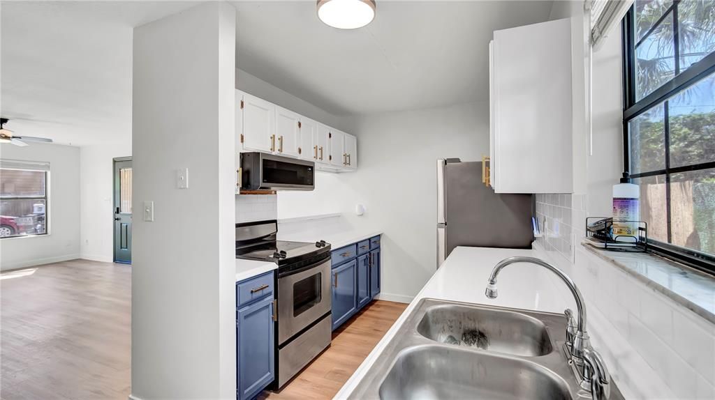 For Rent: $2,150 (3 beds, 2 baths, 1159 Square Feet)