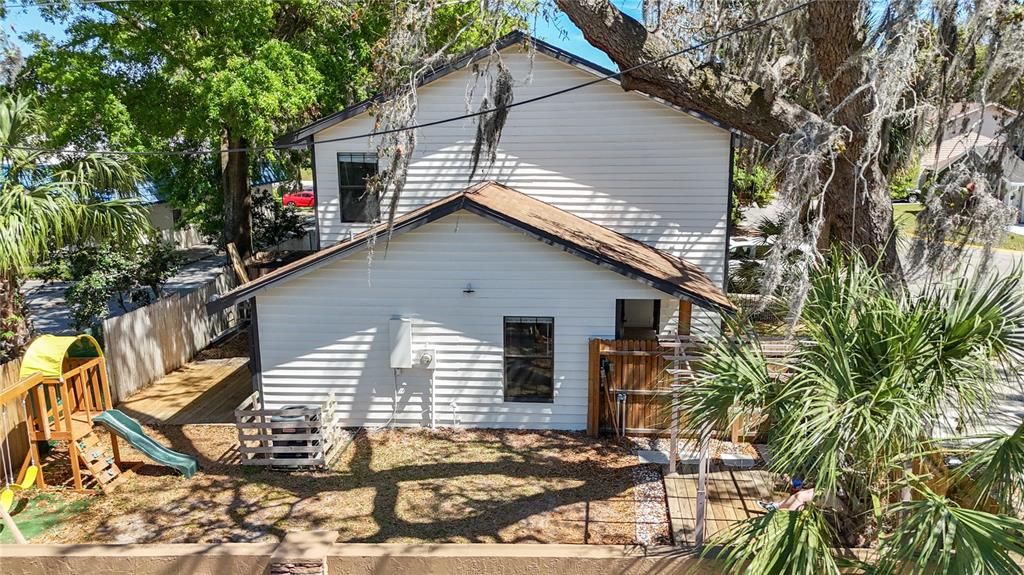 For Rent: $2,150 (3 beds, 2 baths, 1159 Square Feet)