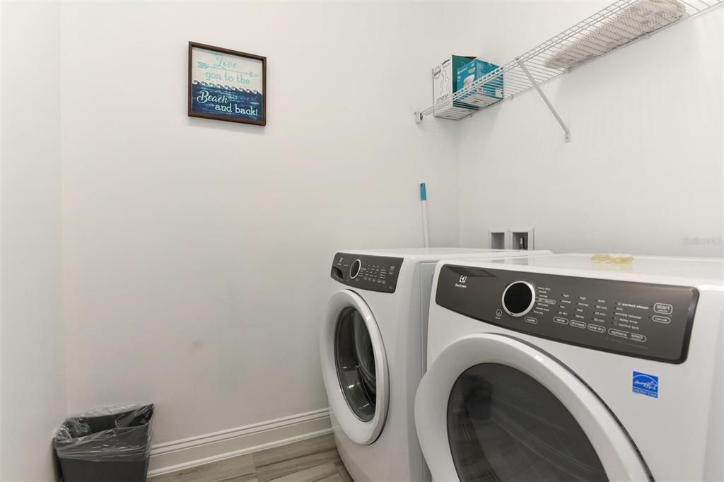 For Sale: $860,000 (4 beds, 2 baths, 2103 Square Feet)