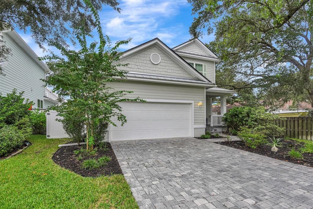 For Sale: $860,000 (4 beds, 2 baths, 2103 Square Feet)