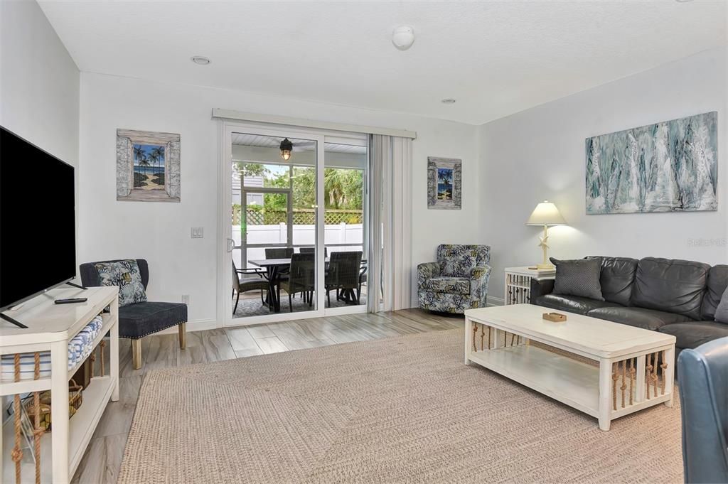 For Sale: $860,000 (4 beds, 2 baths, 2103 Square Feet)