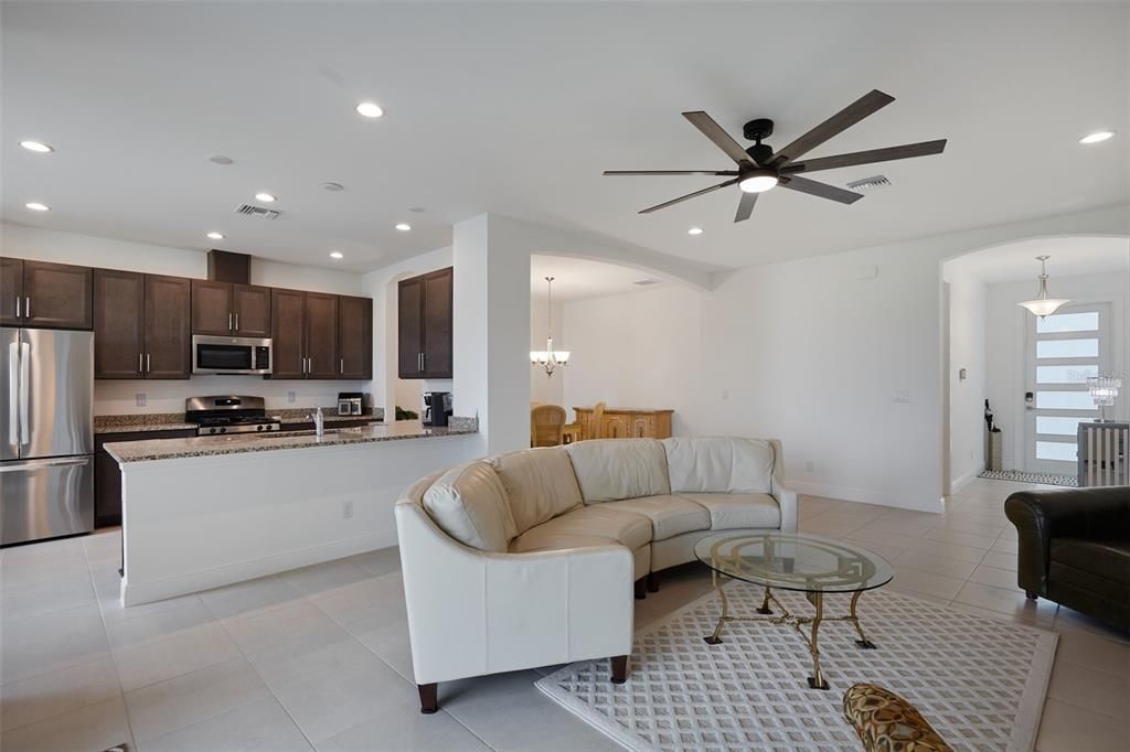 En Renta: $2,700 (3 camas, 2 baños, 1647 Pies cuadrados)