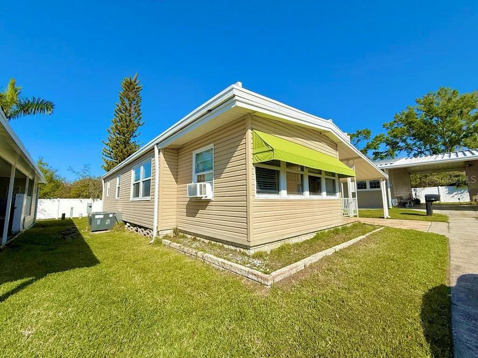 Vendido Recientemente: $79,900 (2 camas, 2 baños, 864 Pies cuadrados)