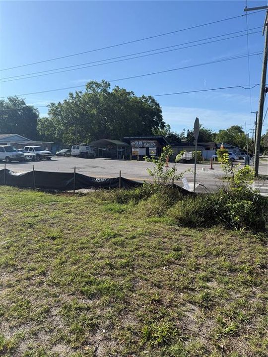 待售: $117,900 (0.16 acres)