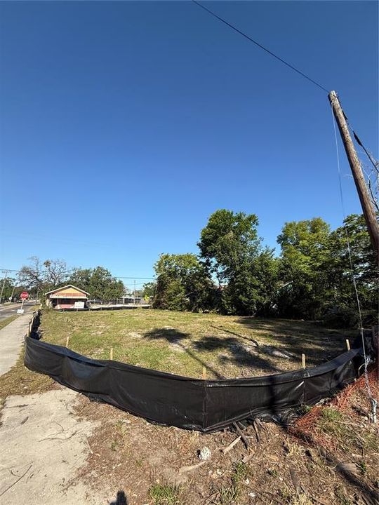 待售: $117,900 (0.16 acres)