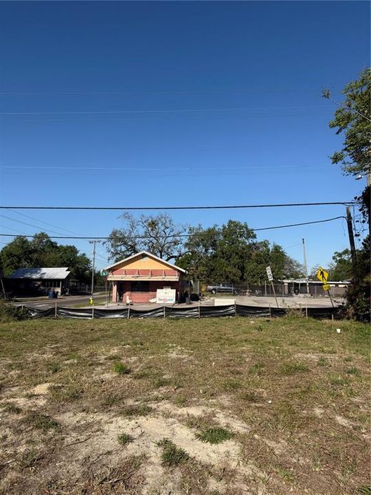 待售: $117,900 (0.16 acres)