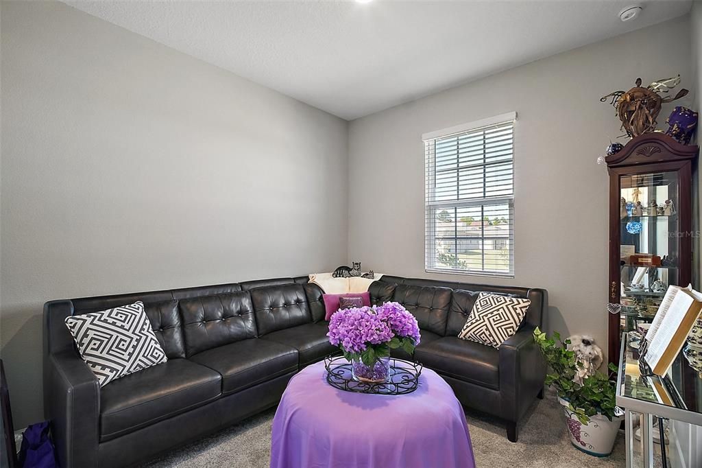 For Sale: $363,000 (4 beds, 2 baths, 1921 Square Feet)