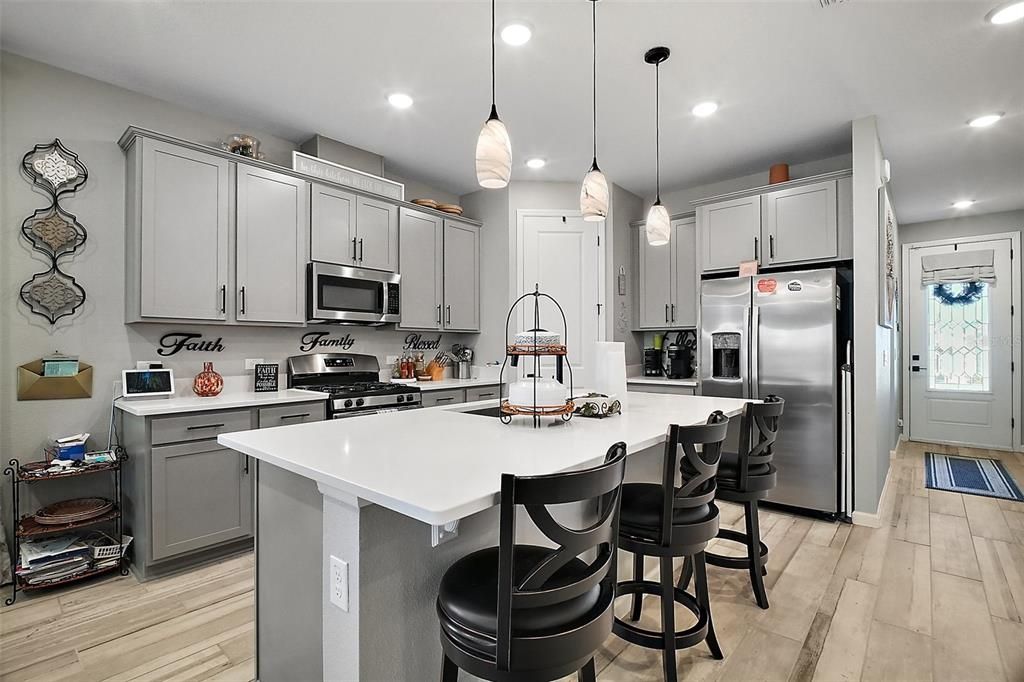 For Sale: $363,000 (4 beds, 2 baths, 1921 Square Feet)