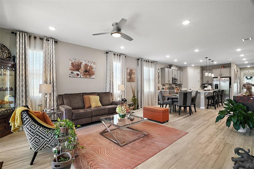 For Sale: $363,000 (4 beds, 2 baths, 1921 Square Feet)