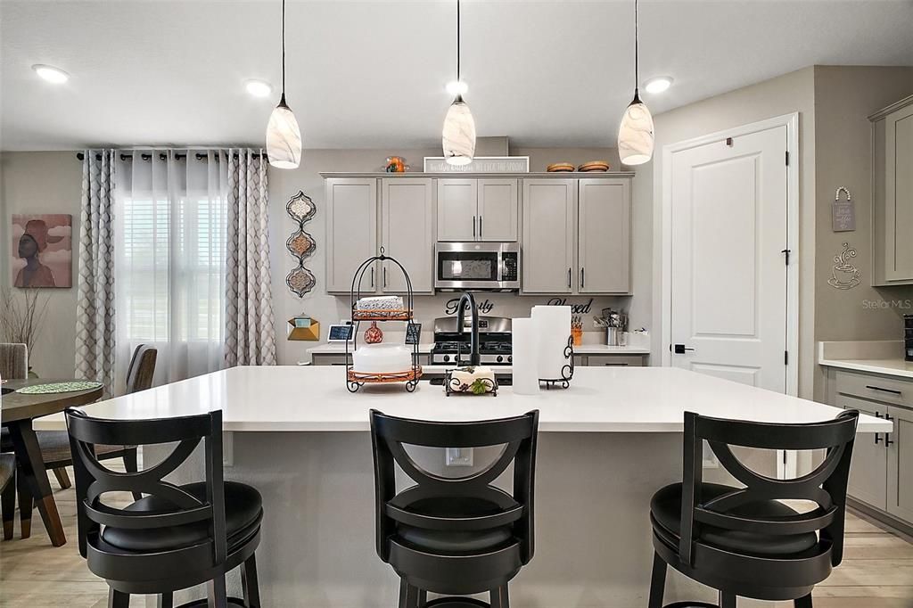 For Sale: $363,000 (4 beds, 2 baths, 1921 Square Feet)