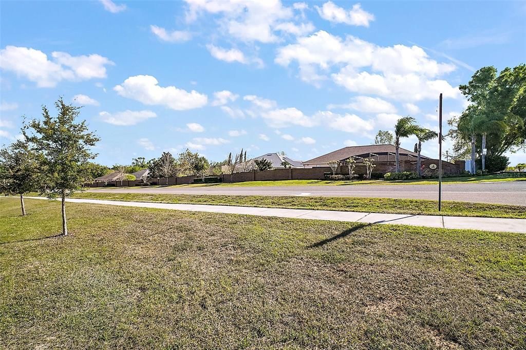 For Sale: $363,000 (4 beds, 2 baths, 1921 Square Feet)