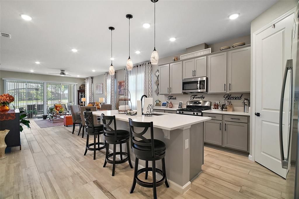 For Sale: $363,000 (4 beds, 2 baths, 1921 Square Feet)