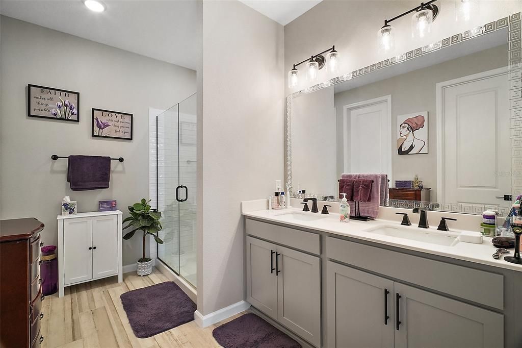 For Sale: $363,000 (4 beds, 2 baths, 1921 Square Feet)