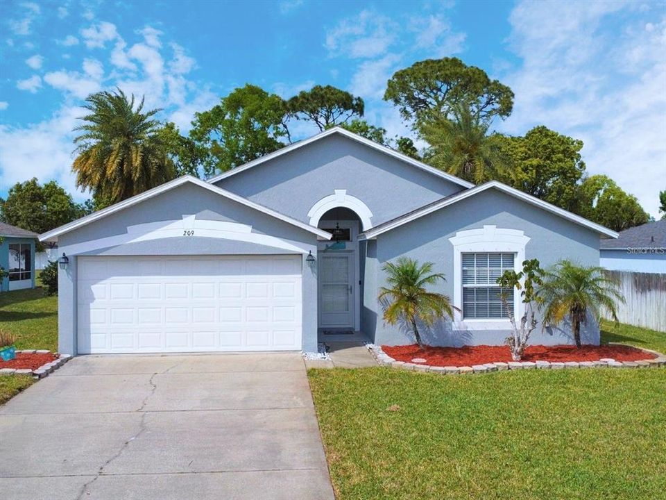 For Sale: $319,000 (3 beds, 2 baths, 1618 Square Feet)