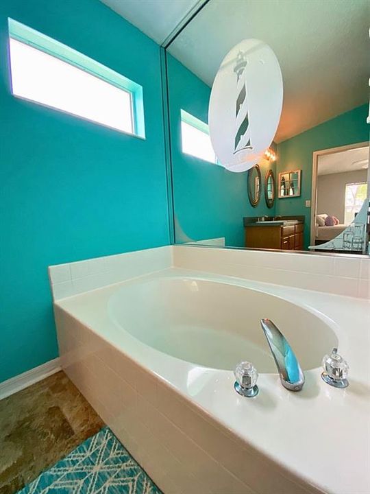 For Sale: $319,000 (3 beds, 2 baths, 1618 Square Feet)