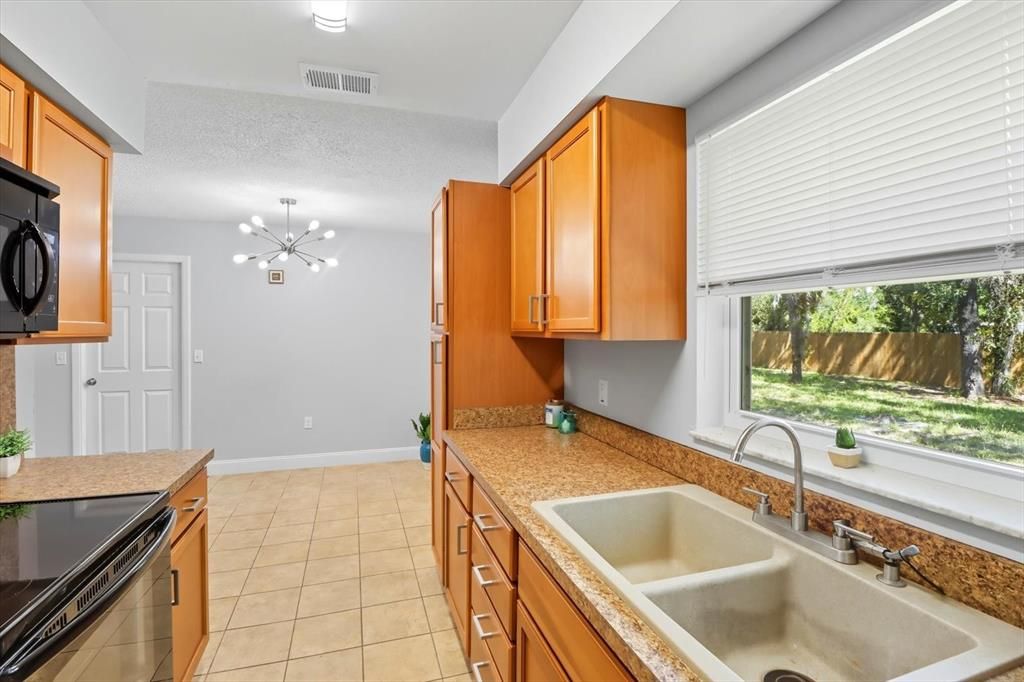 En Venta: $227,000 (3 camas, 1 baños, 1000 Pies cuadrados)