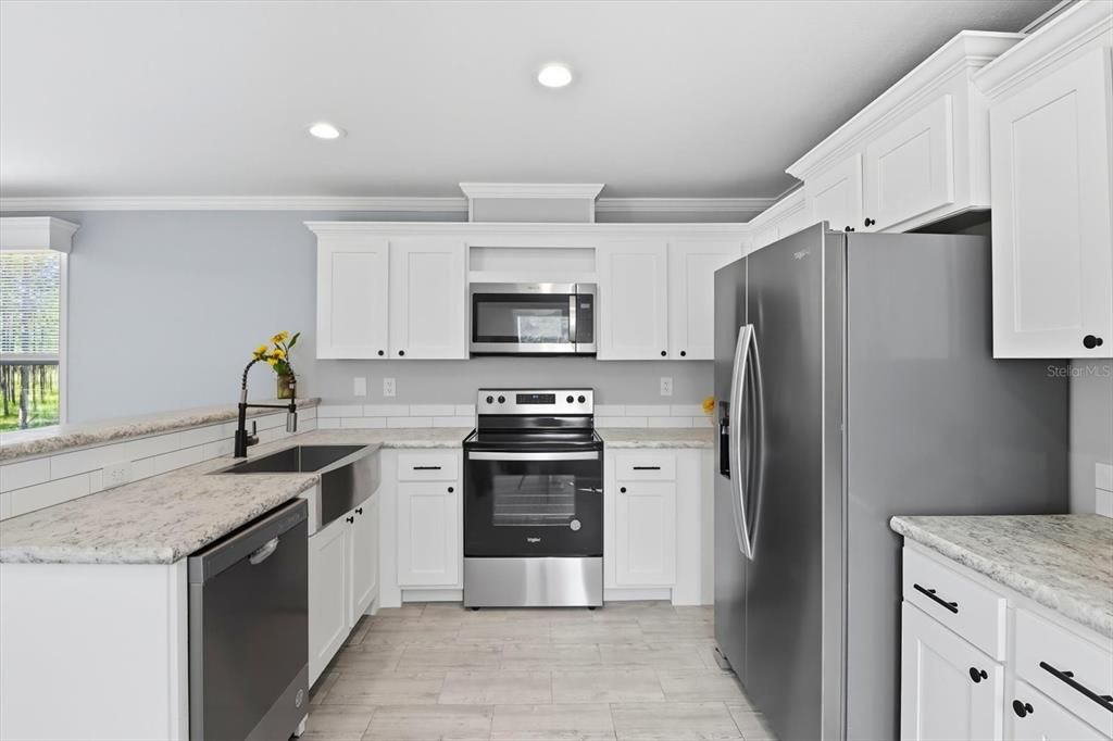 На продажу: $163,000 (2 спален, 2 ванн, 800 Квадратных фут)